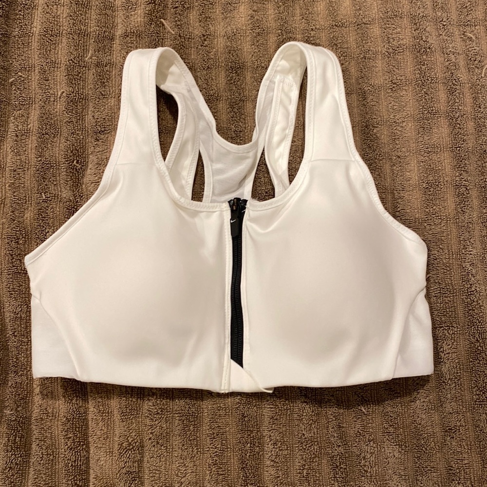 Nike Shape Women's High-Support Padded Zip-Front Sports Bra